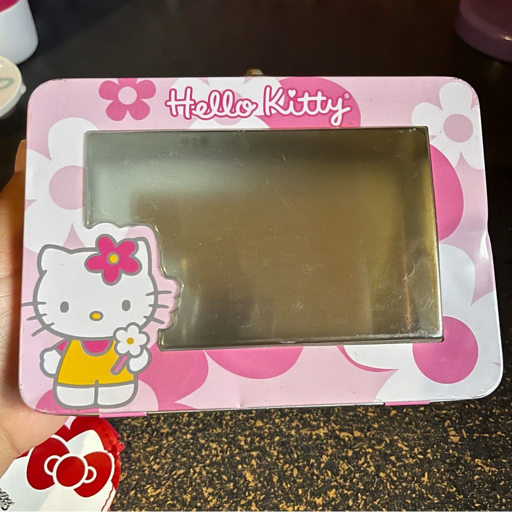 Hello Kitty Tin Box - Picture 7 of 9